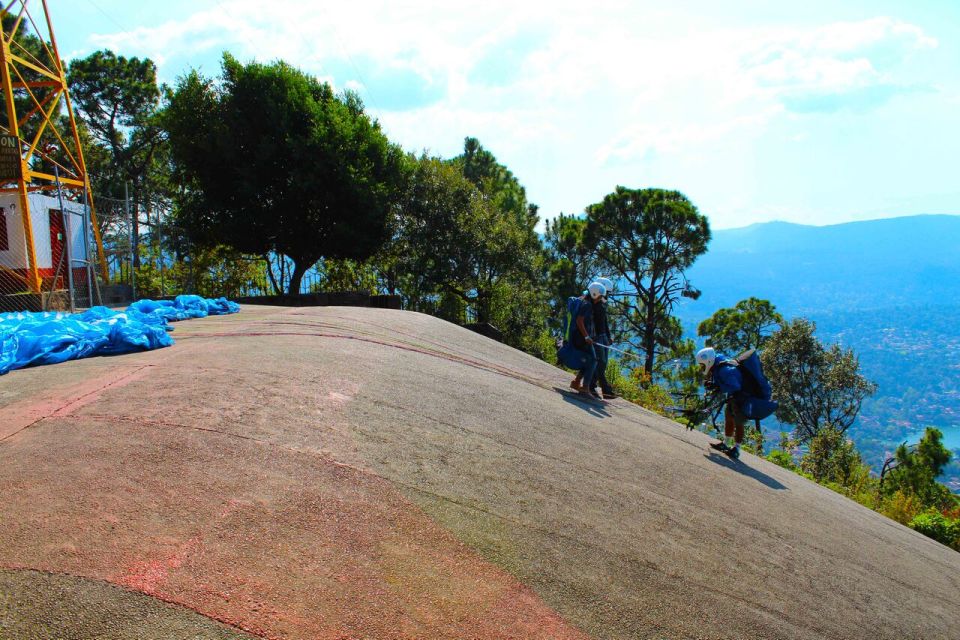 Valle De Bravo: Paragliding Flight - Recommended Attire and Items