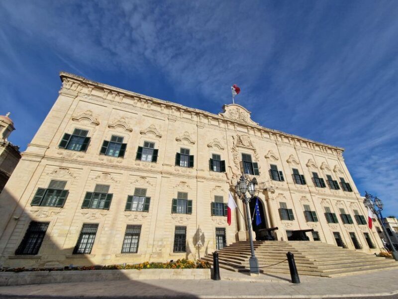 Valletta: City Walking Tour in a Small Group - Key Points
