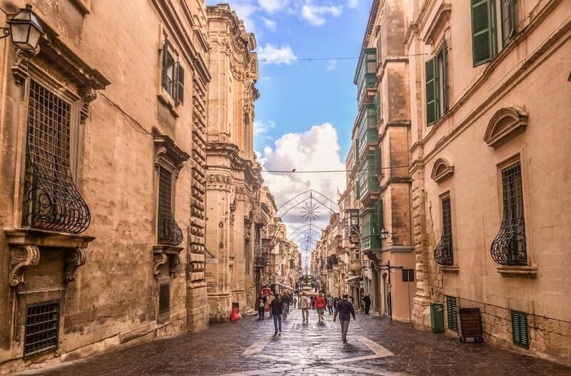 Valletta Full-Day Guided Tour in French w/ Lunch & Transport - Key Points