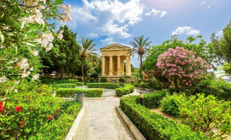 Valletta: Guided Walking Tour with Optional Cathedral Tour - Key Points