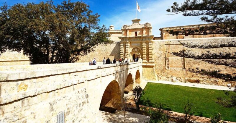 Valletta: Maltas Noble Homes and Palaces Private Tour - Highlights of the Tour