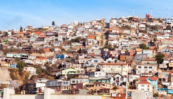Valparaiso Walking Tour Including Funiculars and Trolley Bus Rides - Boutiques, Eateries, and Bookstores in Hilltops
