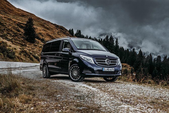 Van Service Melbourne Airport To CBD - Booking and Meeting Details