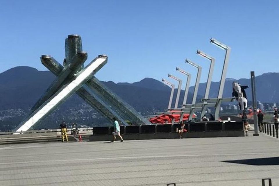 Vancouver: 3 Day Budget Tour With Victoria & Whistler - Squamish and Sea to Sky Gondola