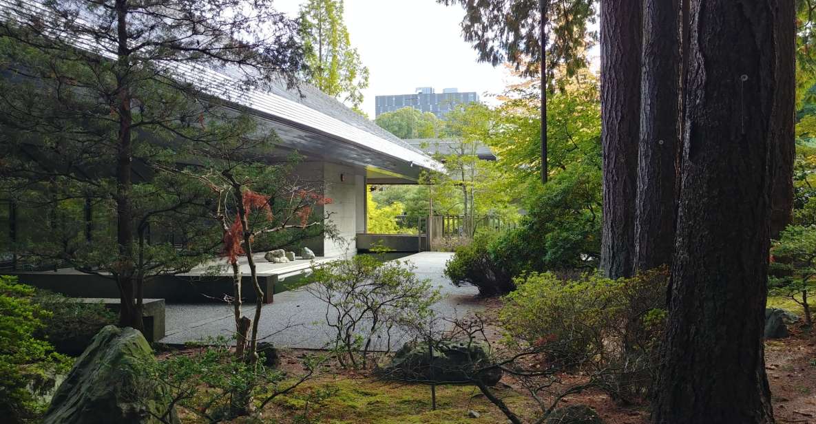 Vancouver: Botanical Gardens Tour and Museum of Anthropology - Visiting VanDusen Botanical Garden