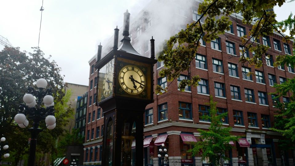 Vancouver City Tour With Look Out and Whistler Highlights - Renowned Whistler Mountain Getaway
