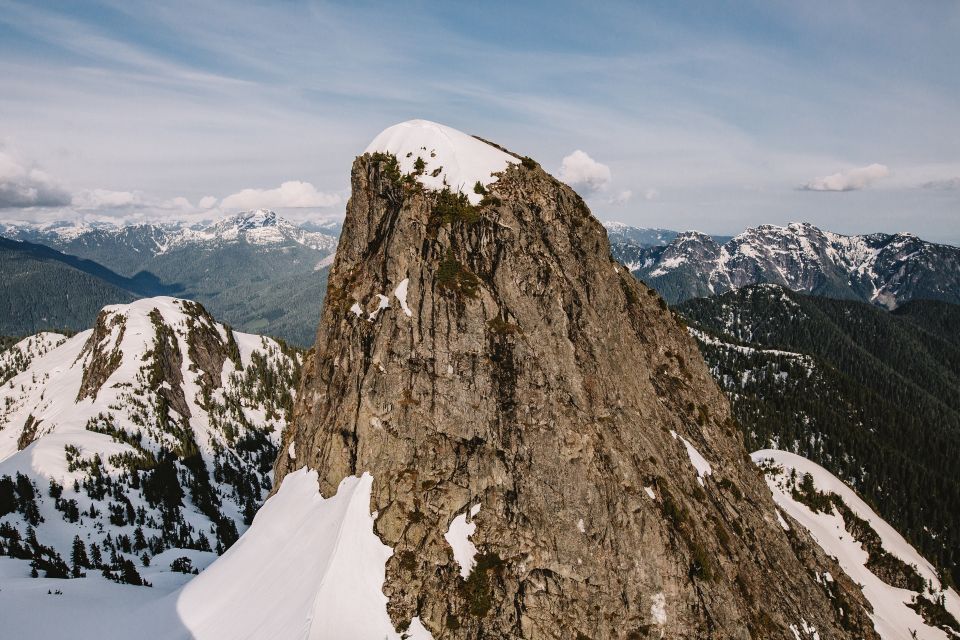 Vancouver Downtown & Mountains 30-Min Helicopter Tour - Pilot Expertise
