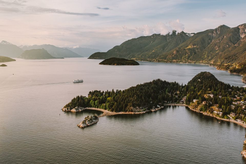 Vancouver Downtown & Mountains 30-Min Helicopter Tour - Booking Details