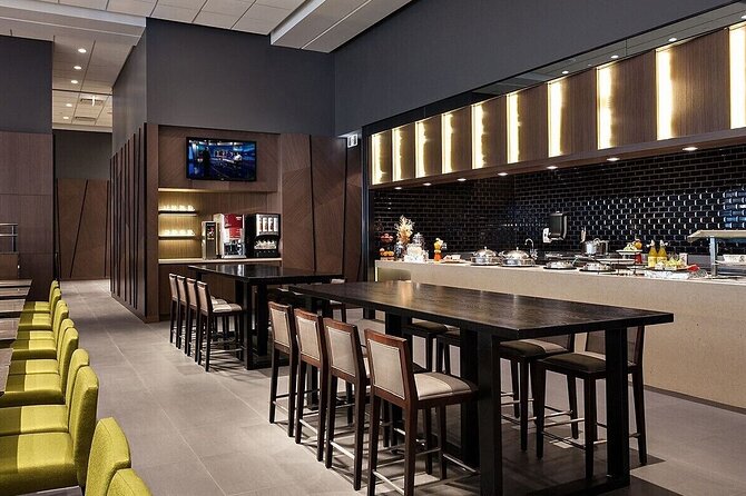 Vancouver International Airport Plaza Premium Lounge - Lounge Facilities and Amenities