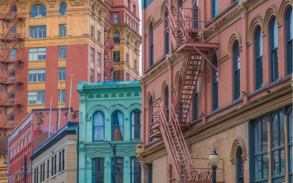 Vancouver: Old Gastown City Exploration Game - Gameplay and Exploration