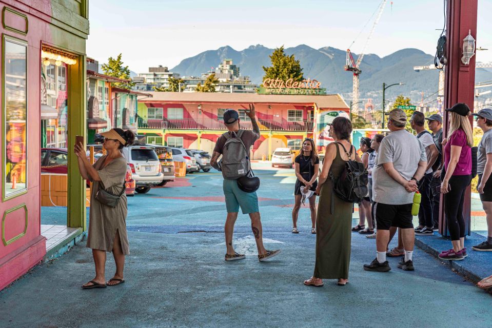 Vancouver Private Street Art and Mural Tour - Key Points
