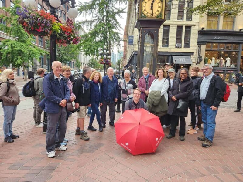 Vancouver: Private Walking Tour of City Highlights - Robson Street and Downtown Vibe