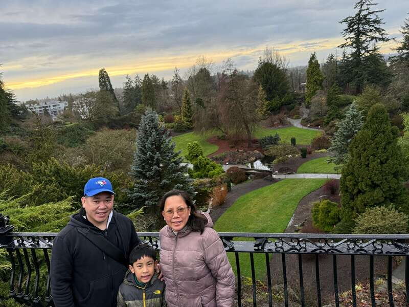 Vancouver Tour/Car/Grandville Island/Queen Elizabeth/China T - The Authentic Vancouver Experience