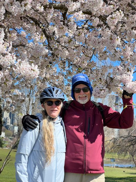 Vancouver Waterfront Guided Bike/E-Bike Tour - Experiencing Kitsilano and Yaletown