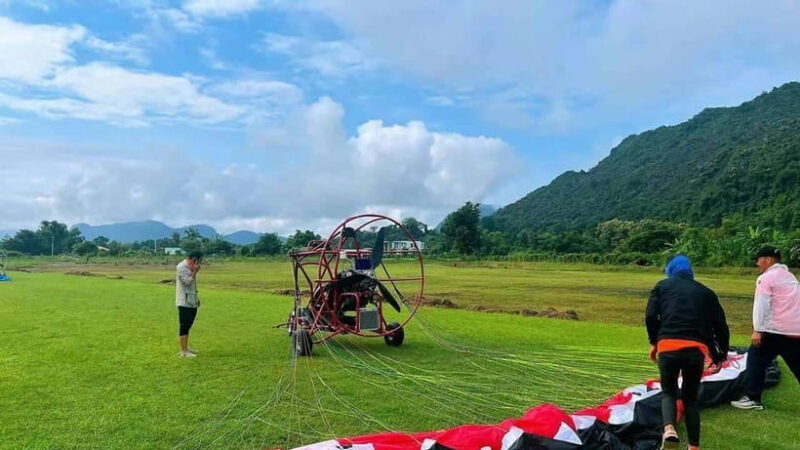 Vang Vieng: Paragliding and Go Karting Experience - Key Points