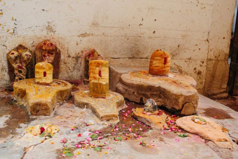 Varanasi. Sunrise & Morning Down Town. Walking Tour - Tour Highlights