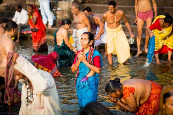 Varanasi. Sunrise & Morning Down Town. Walking Tour - Inclusions and Amenities