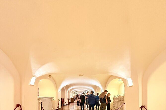 Vatican City: St. Peters Basilica skip the line tour - About the Experience
