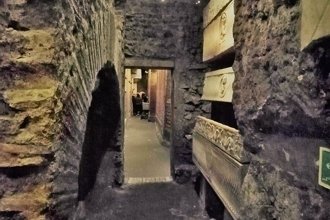 Vatican Museums Private Tour: Sistine Chapel and Necropolis Scavi - Tour Accessibility