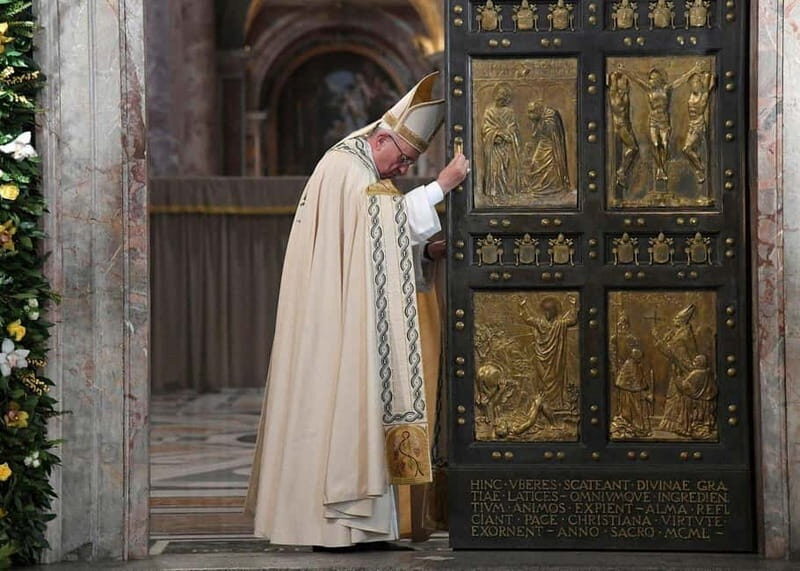 Vatican Museums & Sistine Chapel Private Tour with Holy Door - Entering St. Peter’s Basilica through the Holy Door