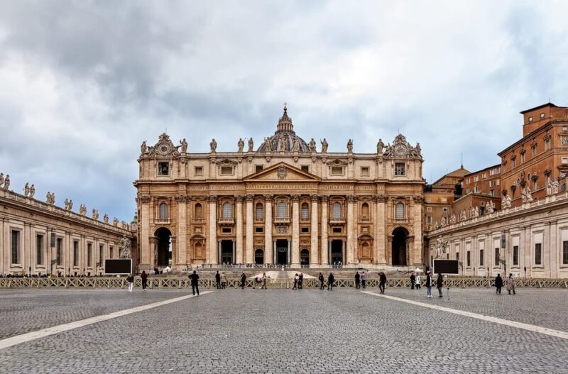 Vatican Treasures: Family Journey Through Art & History - Key Points