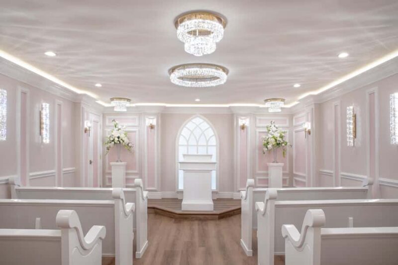 Vegas - Elvis Wedding or Renewal at Storybook Wedding Chapel - Key Points