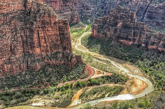 Vegas Iconic Road Trip to Zion National Park - The Sum Up