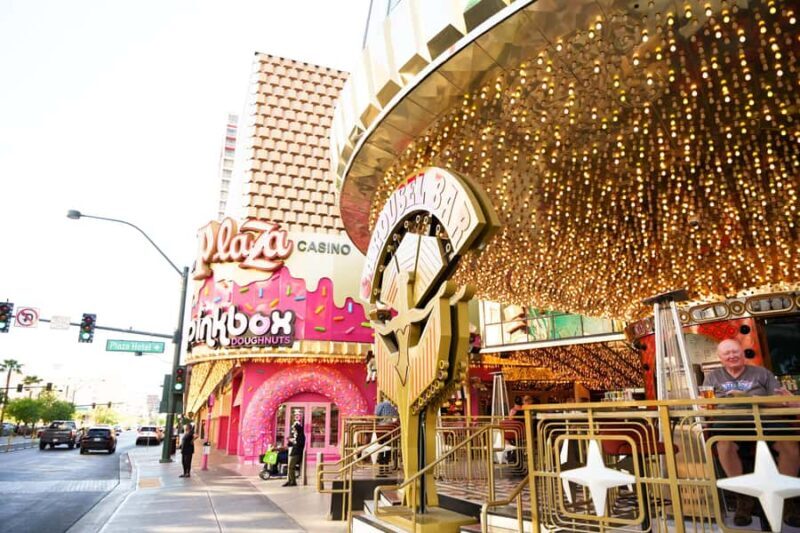 Vegas in 60 Minutes: A Downtown Story Experience - Who Should Consider This Tour?