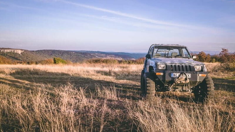 Veliko Tarnovo: Off-Roading in Jeep Daihatsu or Smart ForTwo - Authenticity and Unique Value