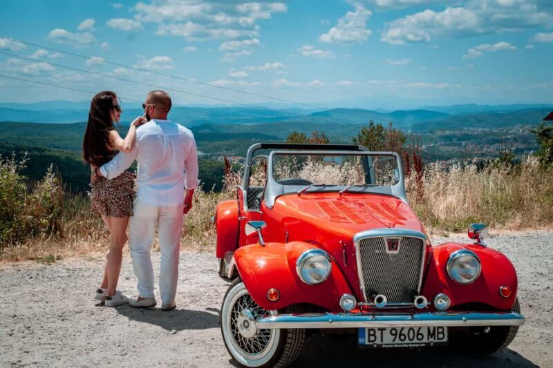 Veliko Tarnovo: Vintage Car Tour with Guide - Exploring Veliko Tarnovo in Style