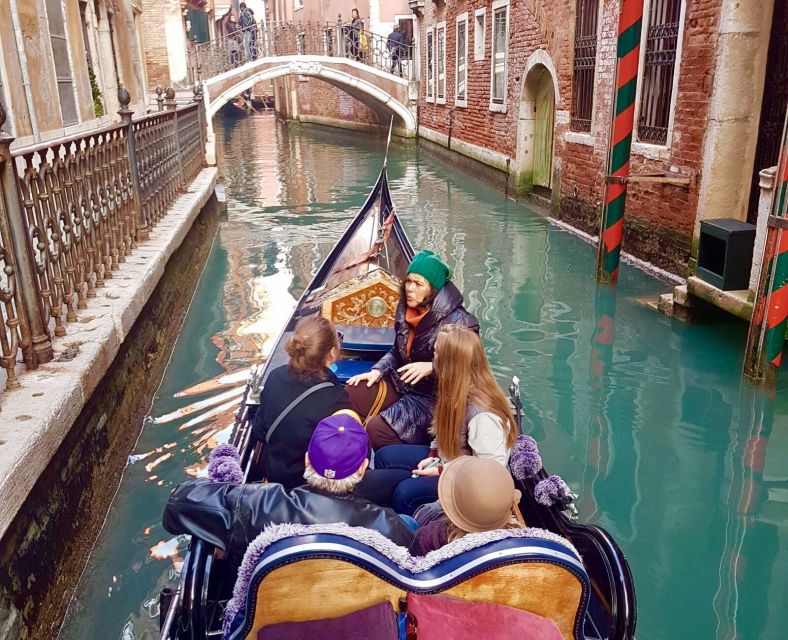 Venice: 1-Hour Gondola Ride on the Grand Canal With Guide - Meeting Point