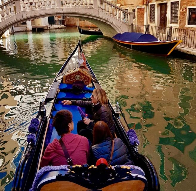 Venice: 1-Hour Gondola Ride on the Grand Canal With Guide - Booking and Cancellation