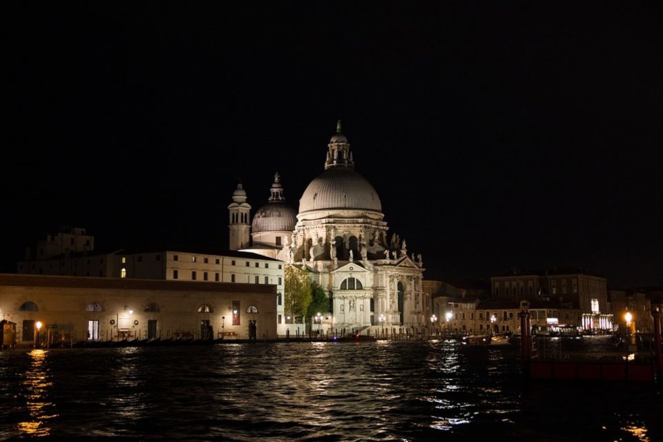 Venice: 2-Hour Private Walking Tour at Night - Lighting of the Lanterns
