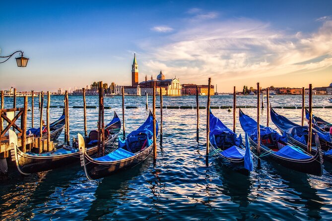 Venice: 2 Hours Morning Walk Tour With Gondola Glide - Tour Overview