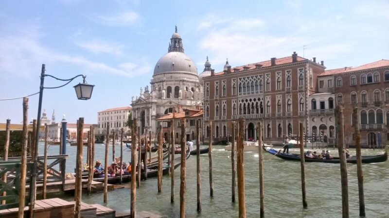 Venice: 30 min Gondola Ride on the Grand Canal with Guide - Who Will Love This Tour?