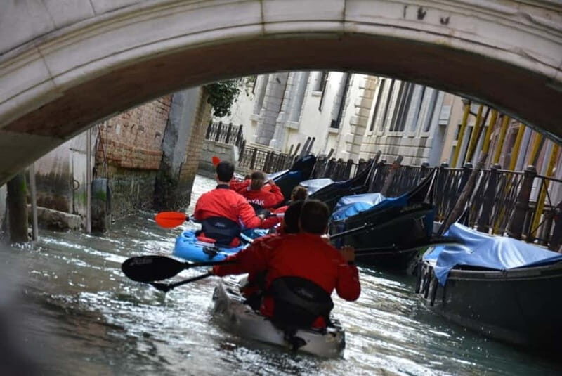 Venice: 60' Quick Kayak Tour of Venice with guide - Venice: 60 Quick Kayak Tour of Venice with Guide — An Authentic Perspective on the City