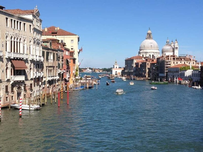 Venice: A short walk & the Ca' Rezzonico Museum in Japanese - Practical Details: What You Need to Know