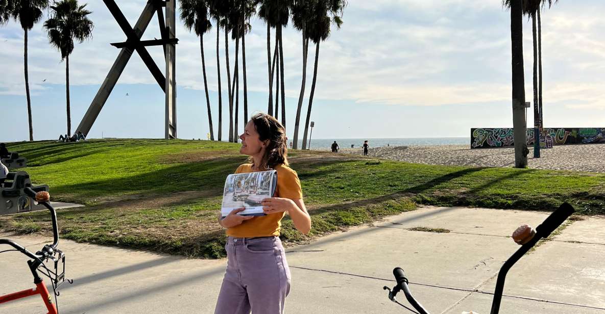 Venice and Santa Monica by Bike - Lively Atmosphere