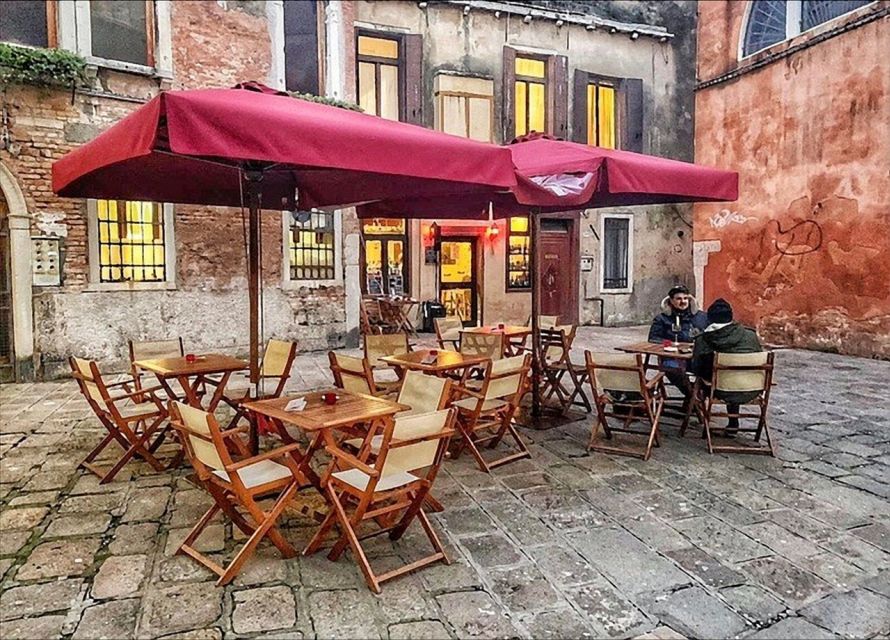 Venice: Bar Crawl and Walking Tour - Live Guide Accompaniment