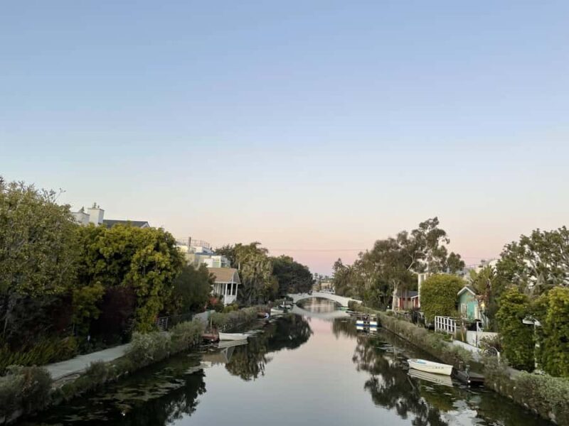 Venice Beach: Guided Walking Tour of the Canals - Authentic Experiences and Authenticity