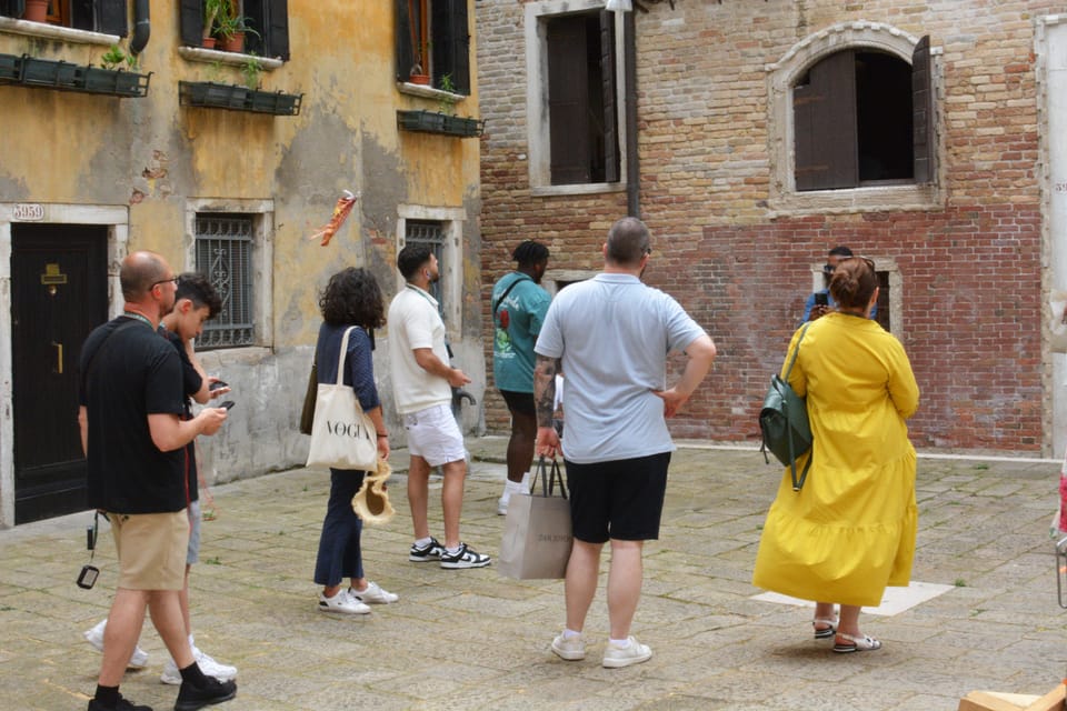 Venice: Casanova's Charming Grand Canal Walk & Gondola Ride - Meeting Point and Logistics