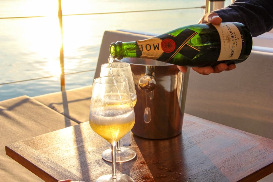 Venice: Catamaran Sunset Jazz Cruise With Aperitivo - Tips for a Great Experience