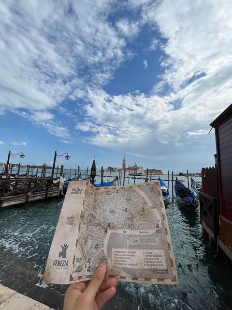 Venice City Escape: Hunting for LOMO Dal Capelon - Key Points