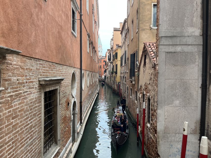 Venice City Escape: Hunting for LOMO Dal Capelon - Meeting Point Location