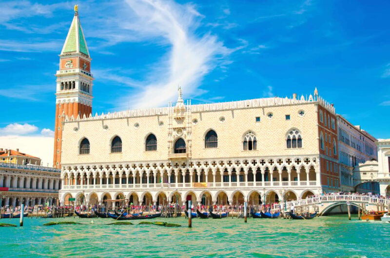 Venice City Walking Tour With an APP - Key Points