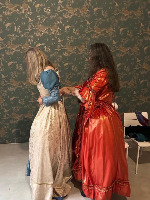 Venice: Dress-Up Experience - Settings and Photo Opportunities