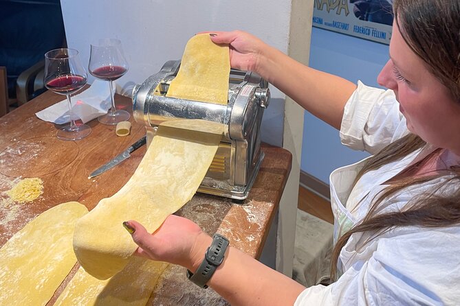 Venice: Exclusive Cooking Class and Guitar Concert at Francescos - Homemade Tagliatelle Preparation