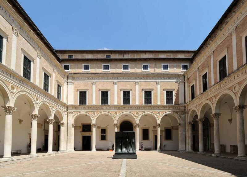 Venice: Explore Doge's Palace & Casanovas Hidden Prison - Key Points