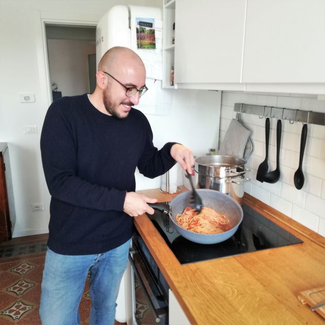 Venice: Fish Market Shopping Walking Tour & Home Cooked Meal - Crossing the Canal Grande by Gondola