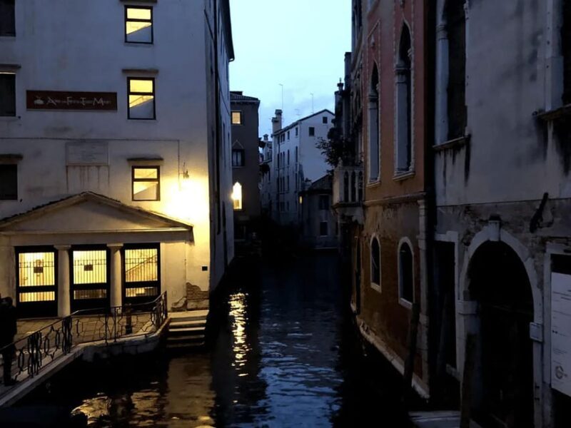 Venice Ghost Tour: Haunted Palaces & Secret Canals - Itinerary Highlights